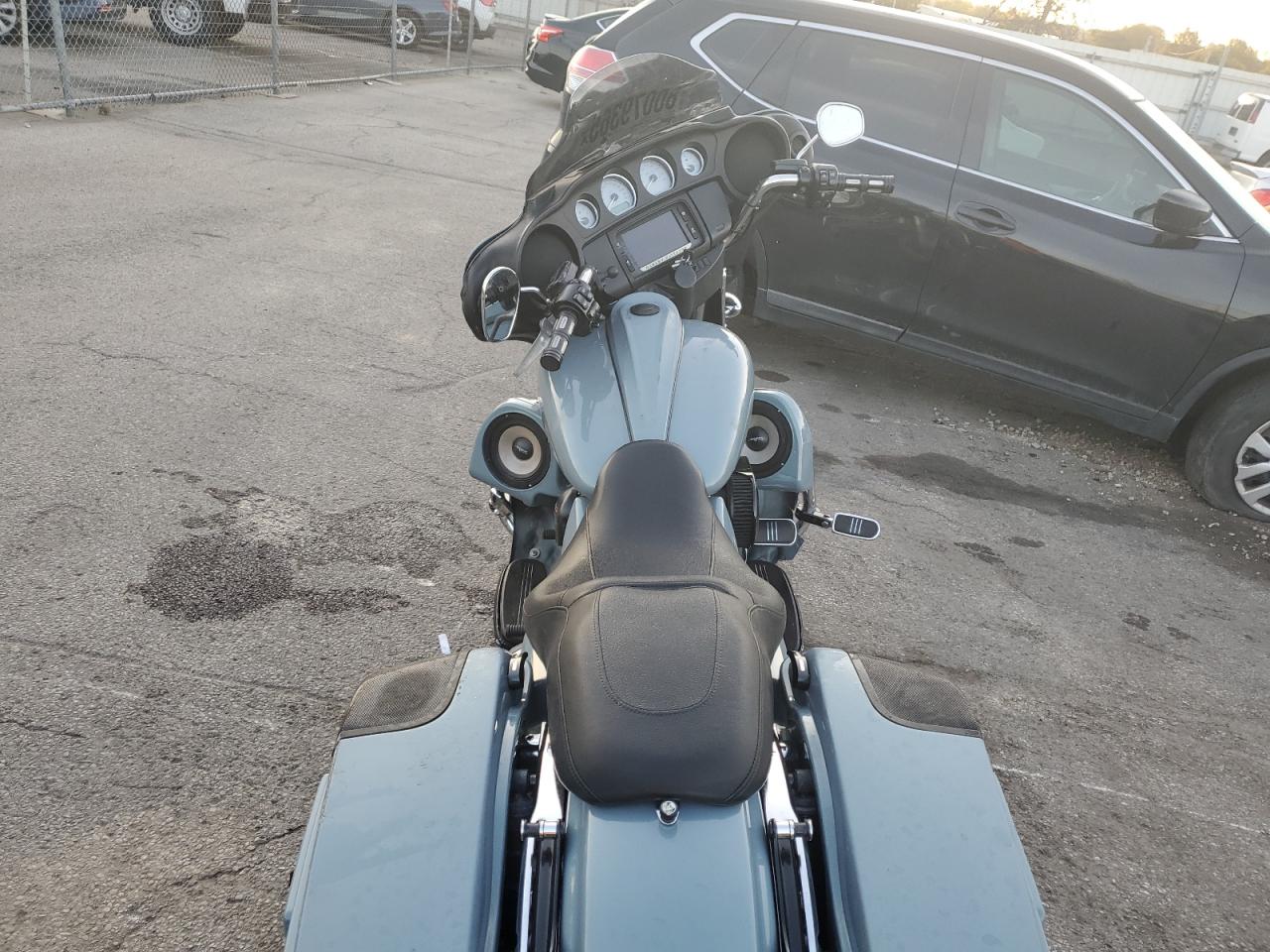 2015 Harley-Davidson Flhxs Street Glide Special VIN: 1HD1KRM13FB617071 Lot: 80079365