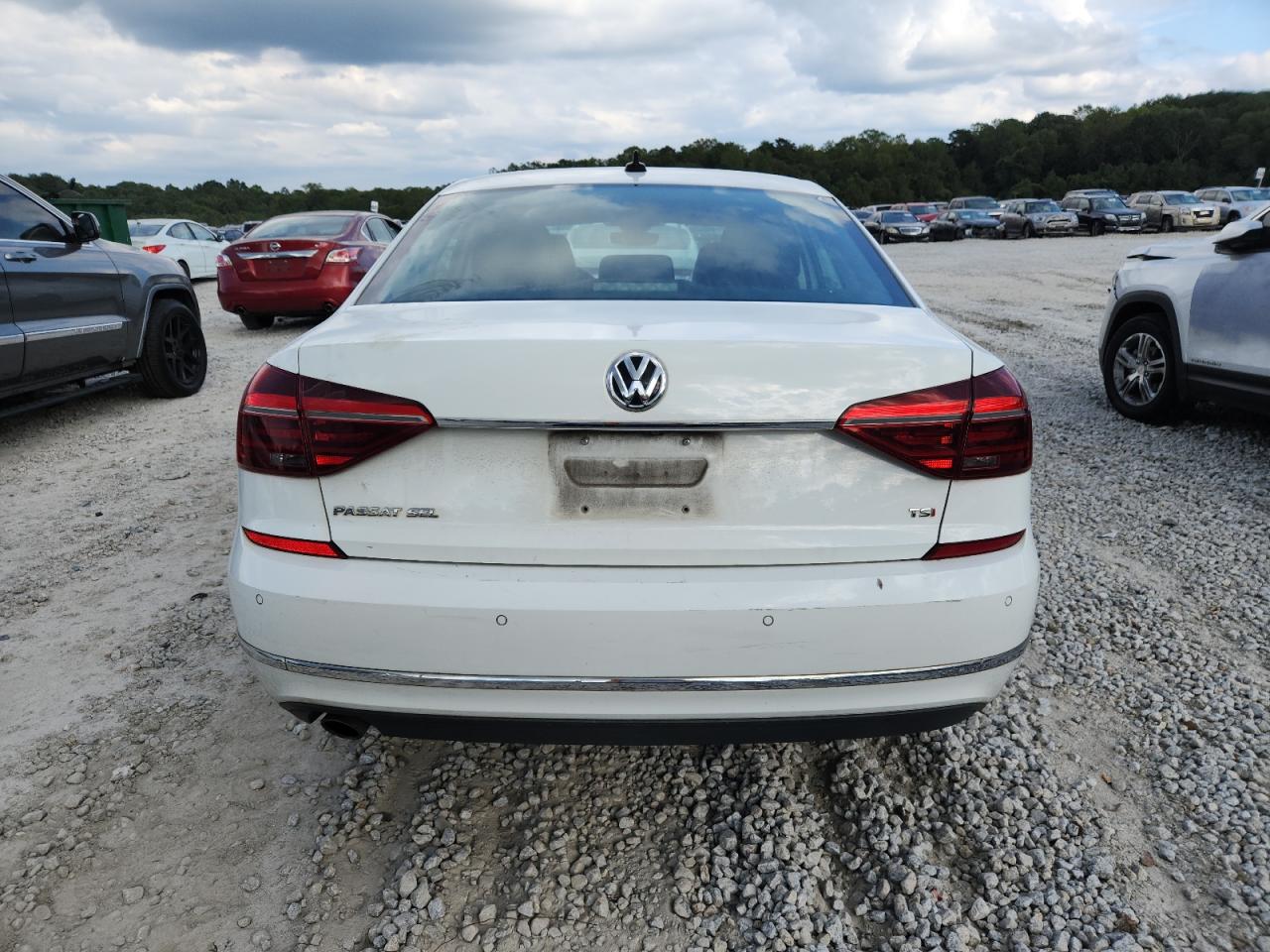 2017 Volkswagen Passat Sel Premium VIN: 1VWCT7A30HC032203 Lot: 81882435