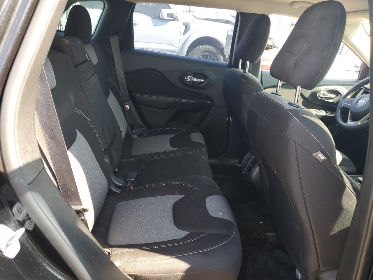 2015 Jeep Cherokee Sport VIN: 1C4PJLAB3FW597468 Lot: 71841315