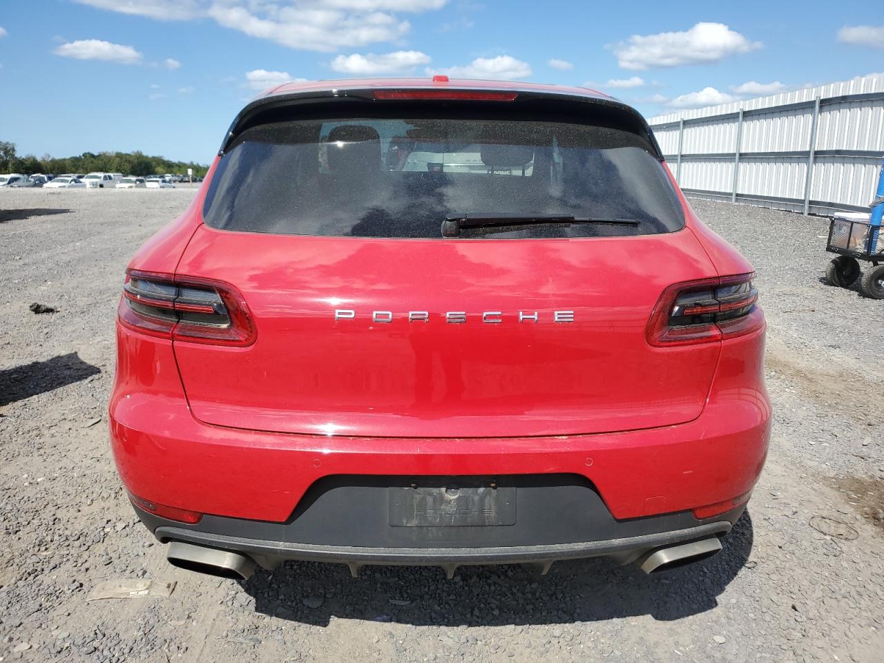 2018 Porsche Macan VIN: WP1AA2A5XJLB04758 Lot: 71359275