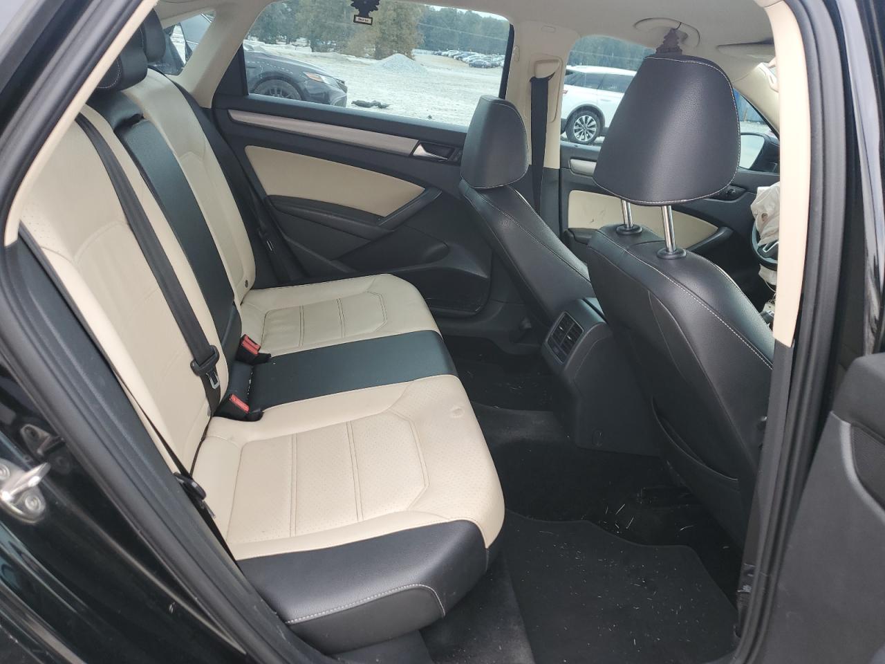 2015 Volkswagen Passat Se VIN: 1VWBS7A3XFC056388 Lot: 81777815