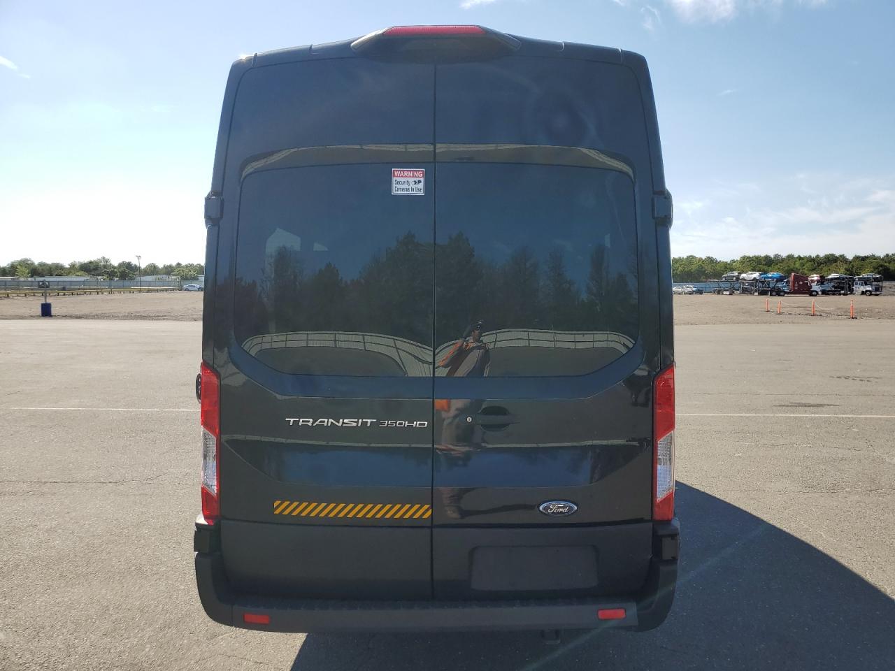 2022 Ford Transit T-350 Hd VIN: 1FDVU4X8XNKA18137 Lot: 71660475