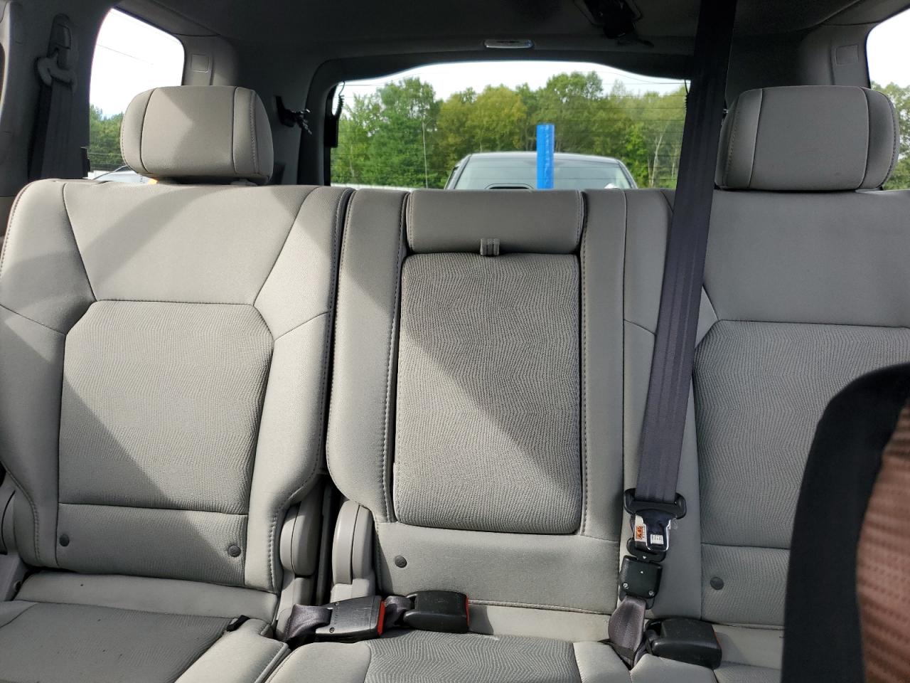 2011 Honda Pilot Lx VIN: 5FNYF4H22BB014050 Lot: 71006035