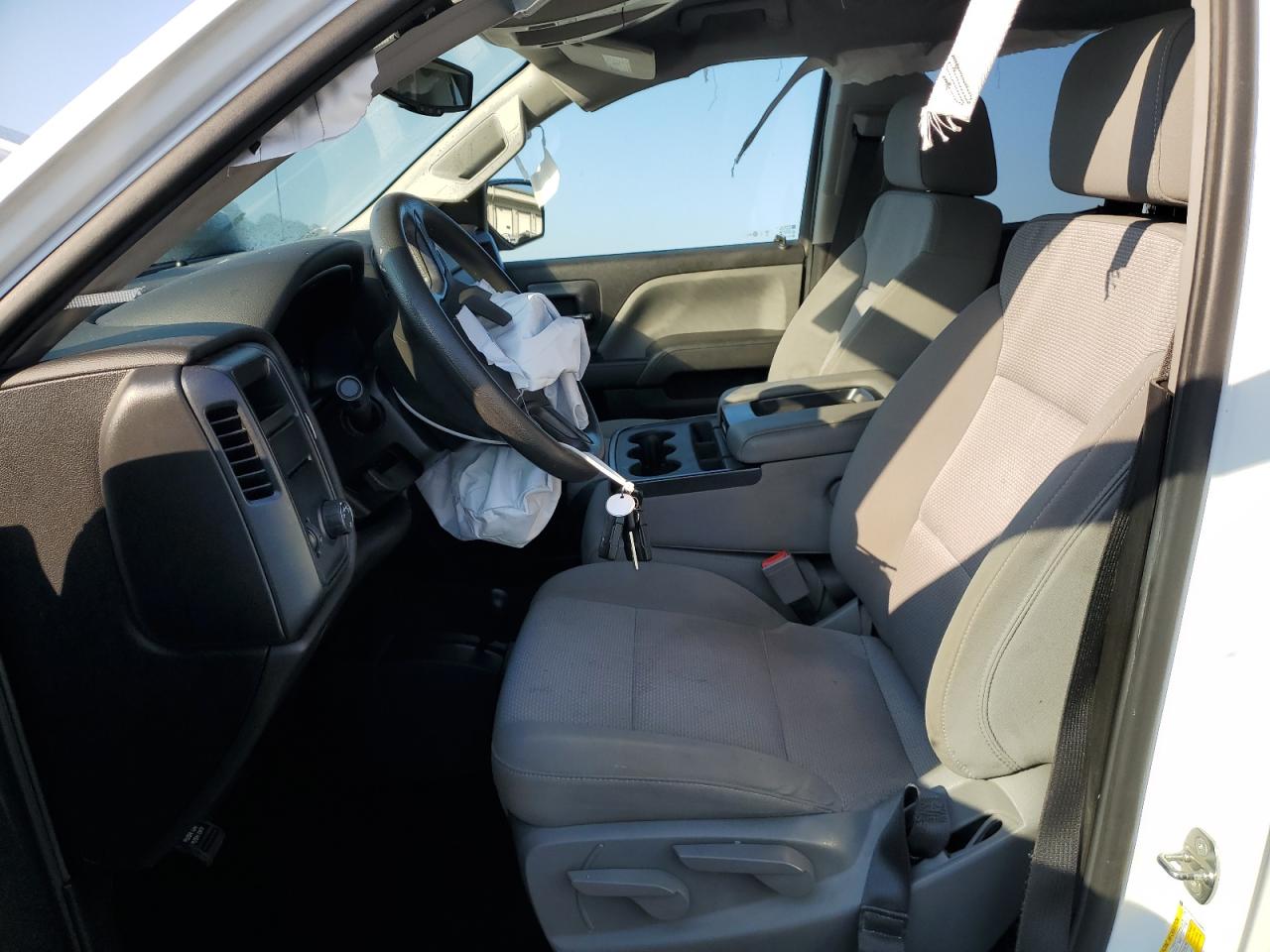 2018 Chevrolet Silverado K1500 Custom VIN: 1GCVKPEC5JZ354993 Lot: 81217415