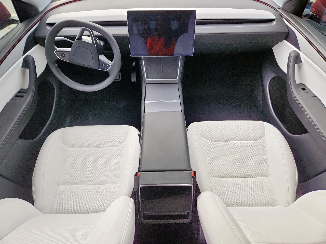 2026 Tesla Model Y VIN: 7SAYGDEE1TA440597 Lot: 82143285