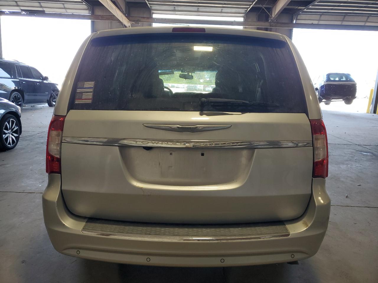 2011 Chrysler Town & Country Touring L VIN: 2A4RR8DG4BR780140 Lot: 81289935