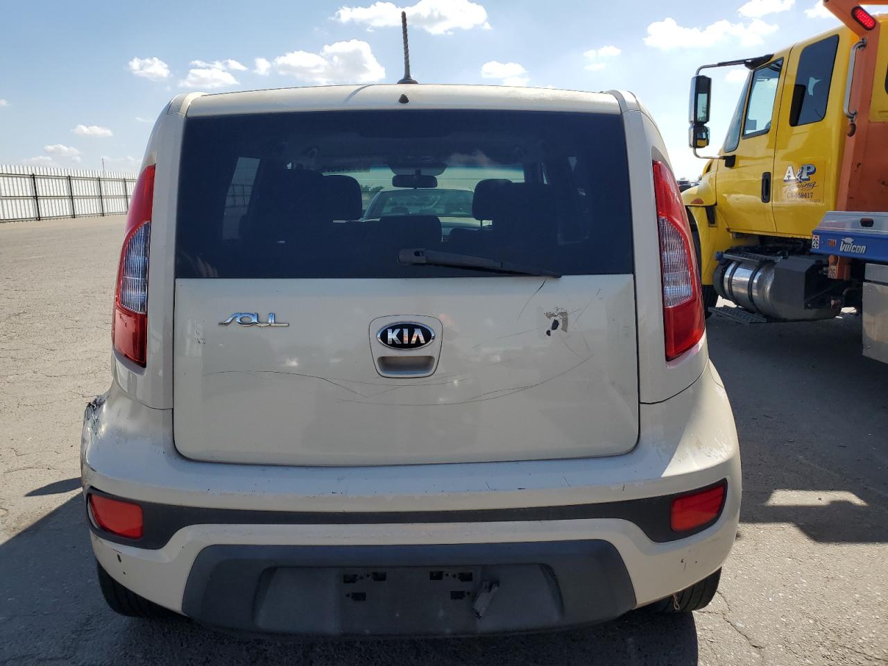 2013 Kia Soul + VIN: KNDJT2A61D7523695 Lot: 81912675