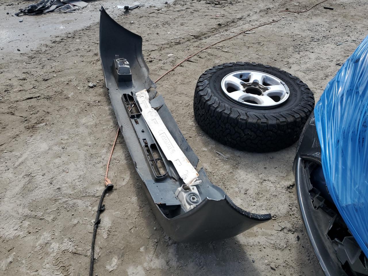 2000 Toyota Land Cruiser VIN: JT3HT05J2Y0124735 Lot: 80160625