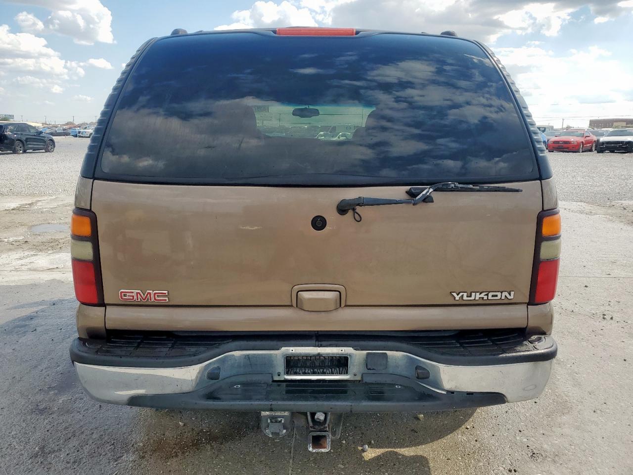 2004 GMC Yukon VIN: 1GKEC13Z44R133864 Lot: 83972345