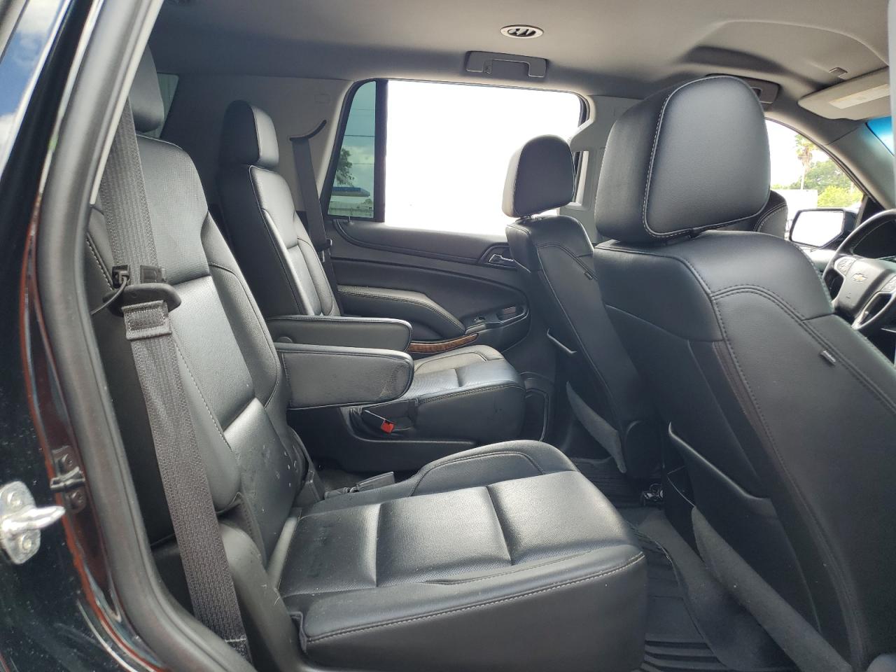 2019 Chevrolet Tahoe C1500 Premier VIN: 1GNSCCKJ5KR244708 Lot: 81009195