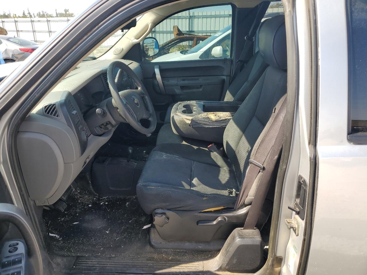 2011 Chevrolet Silverado K1500 Ls VIN: 1GCRKREA1BZ400994 Lot: 71784035