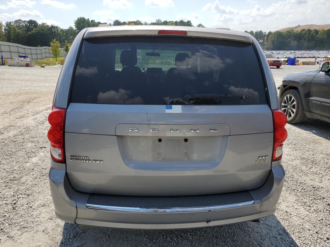 2015 Dodge Grand Caravan Sxt VIN: 2C4RDGCG3FR556847 Lot: 71879875