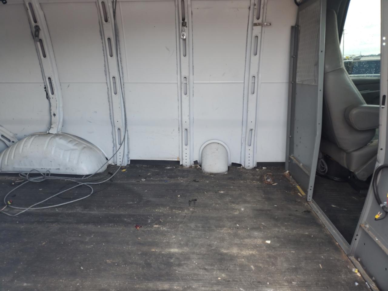 2008 Chevrolet Express G2500 VIN: 1GCGG25K981182772 Lot: 70751575