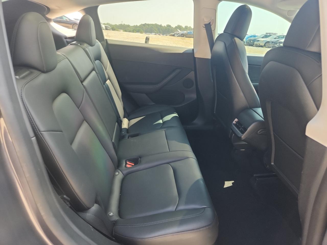 2022 Tesla Model Y VIN: 7SAYGDEF7NF469570 Lot: 81282565