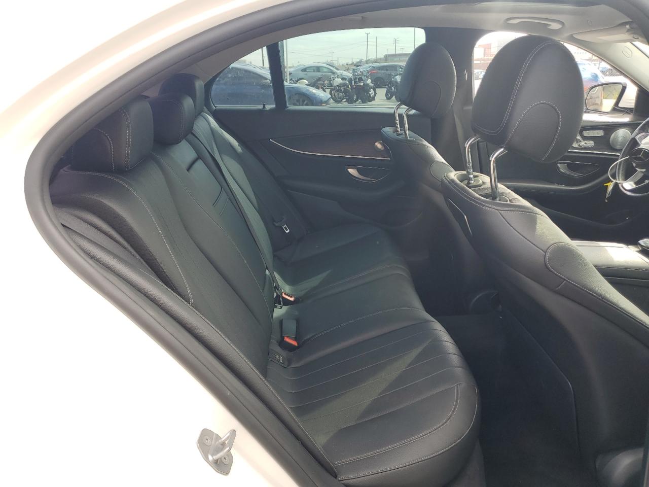 2018 Mercedes-Benz E 300 VIN: WDDZF4JBXJA382570 Lot: 81309235