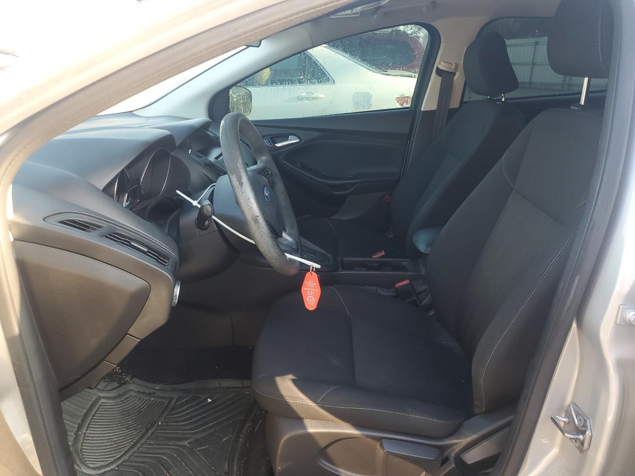 2016 Ford Focus Se VIN: 1FADP3K21GL263500 Lot: 81787865