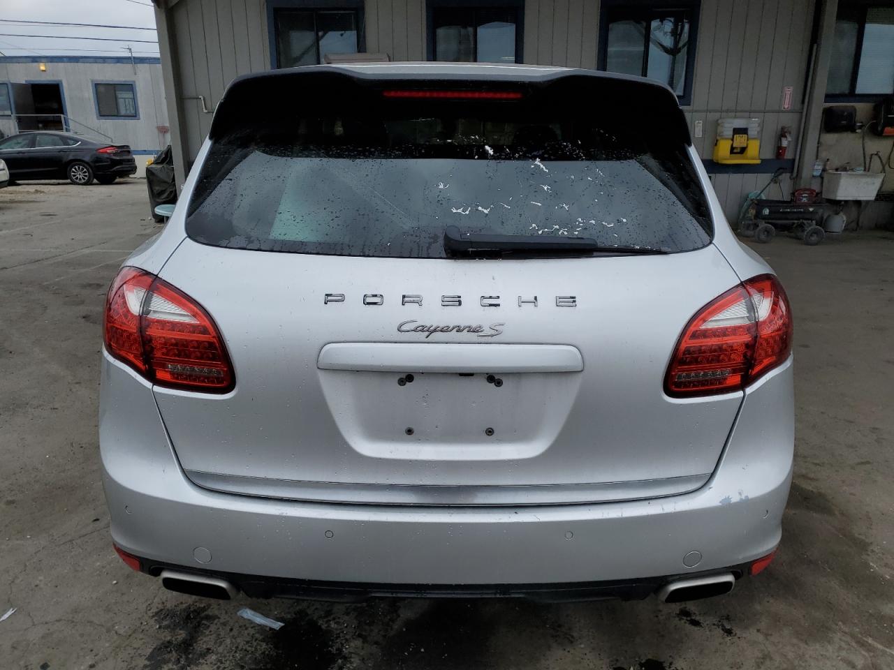 2012 Porsche Cayenne S VIN: WP1AB2A20CLA44561 Lot: 81902525