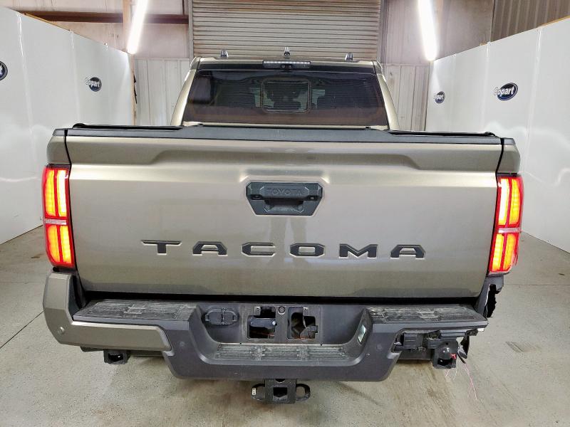  TOYOTA TACOMA 2025 Золотой