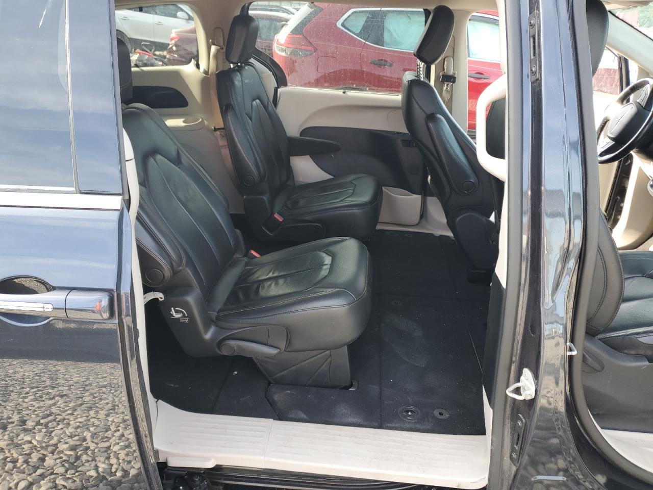 2020 Chrysler Pacifica Touring L VIN: 2C4RC1BG2LR285535 Lot: 71633925