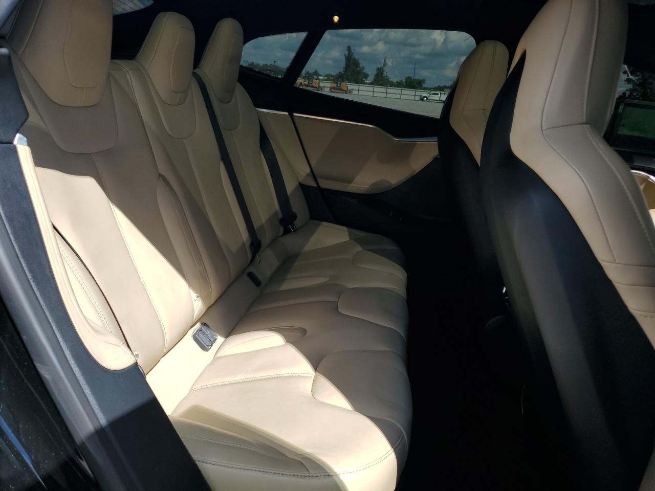 2015 Tesla Model S VIN: 5YJSA1E23FF115952 Lot: 71787465