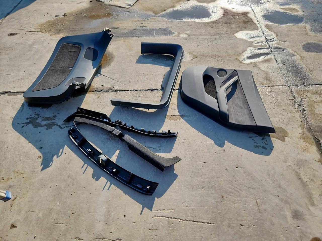 2024 Tesla Model Y VIN: 7SAYGDEE4RA236871 Lot: 81032955