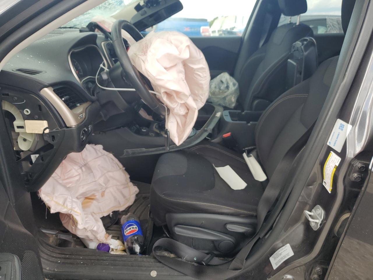 2015 Jeep Cherokee Latitude VIN: 1C4PJMCS2FW564528 Lot: 71166165