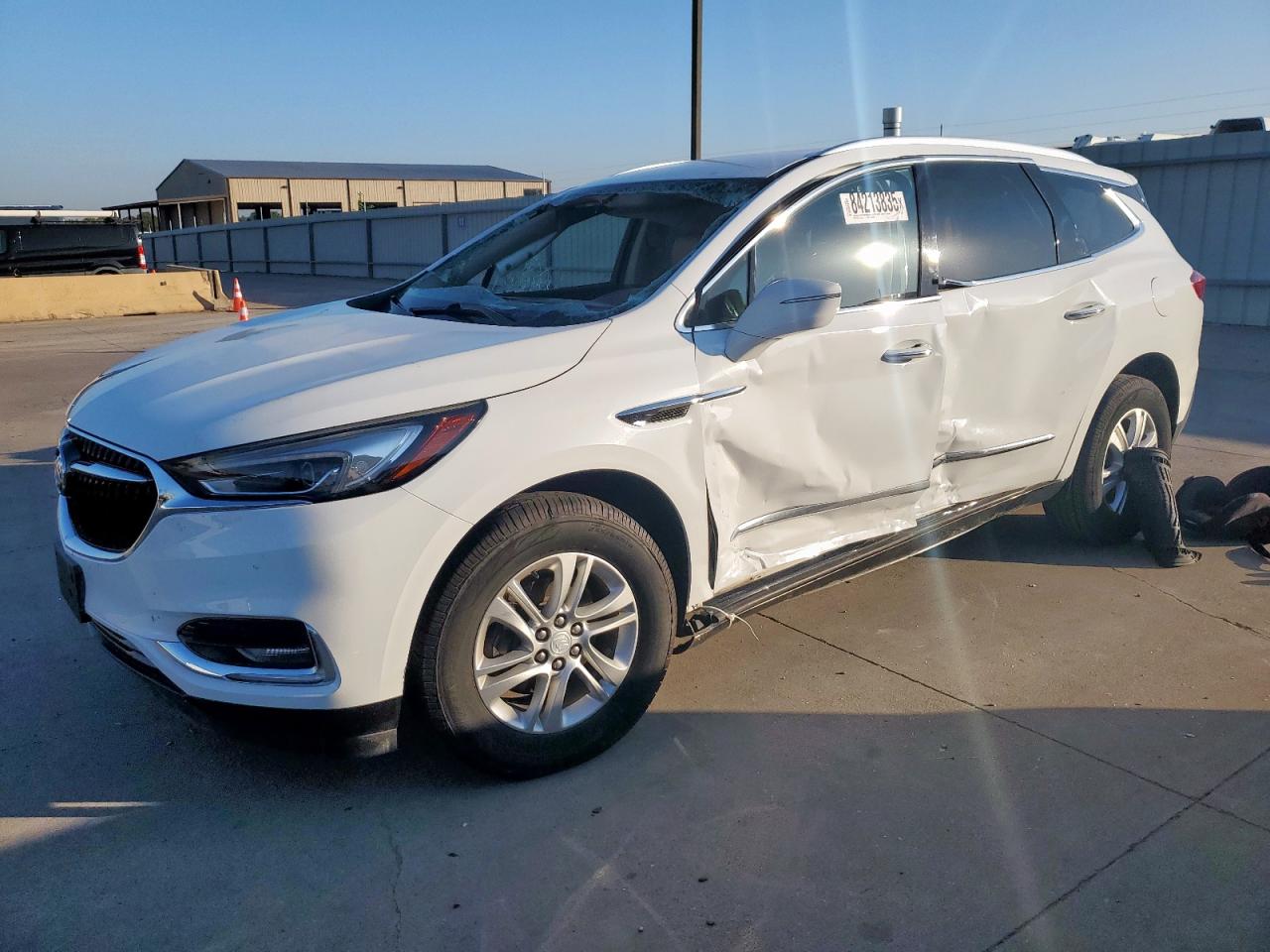 2019 Buick Enclave Essence white  gas 5GAERBKW3KJ158775 photo #1