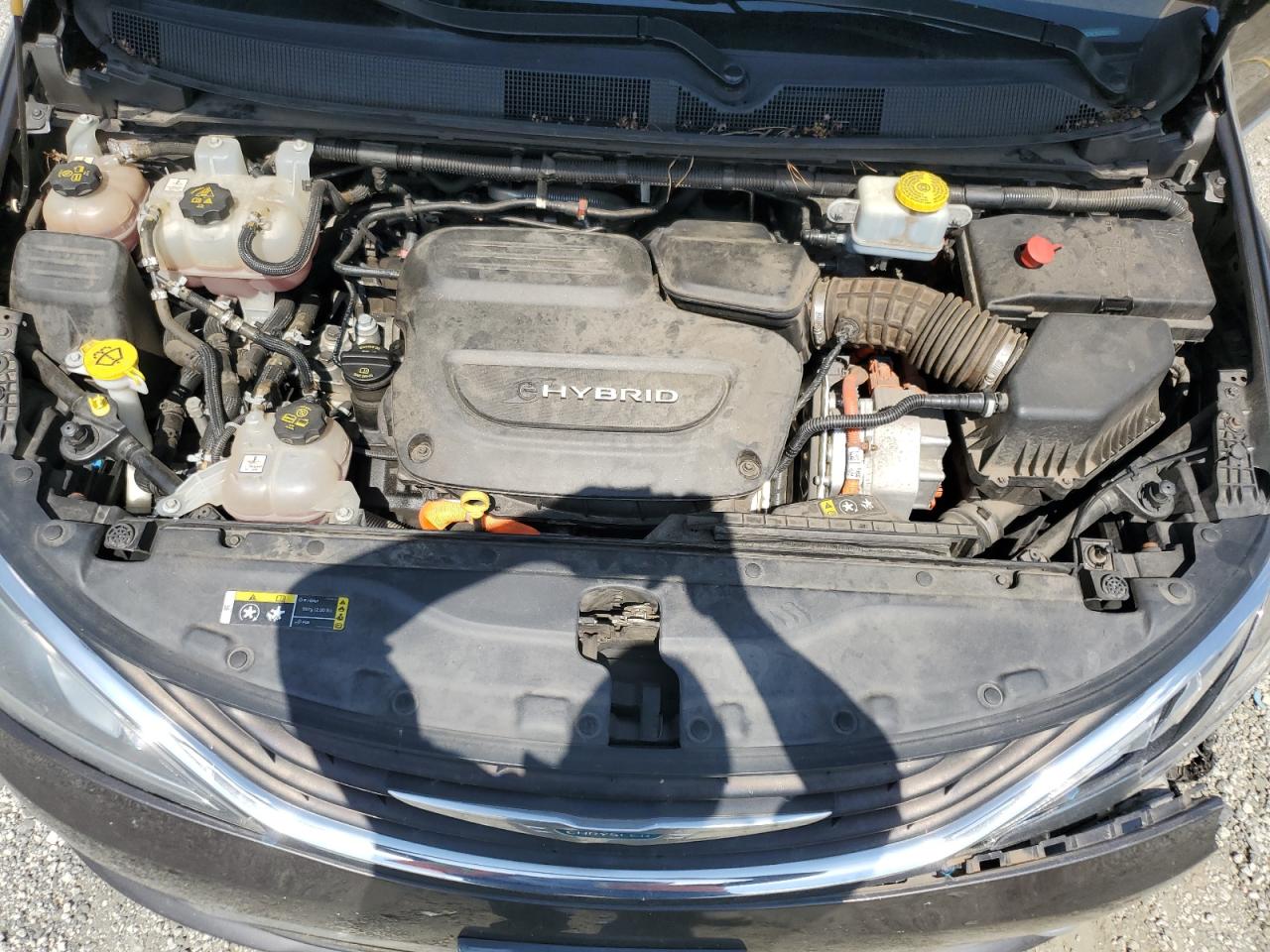 2018 Chrysler Pacifica Hybrid Touring L VIN: 2C4RC1L78JR333051 Lot: 81499145