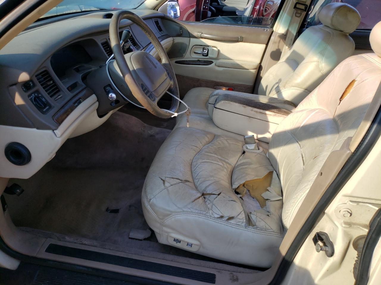 1997 Lincoln Town Car Signature VIN: 1LNLM82W8VY623355 Lot: 80130755