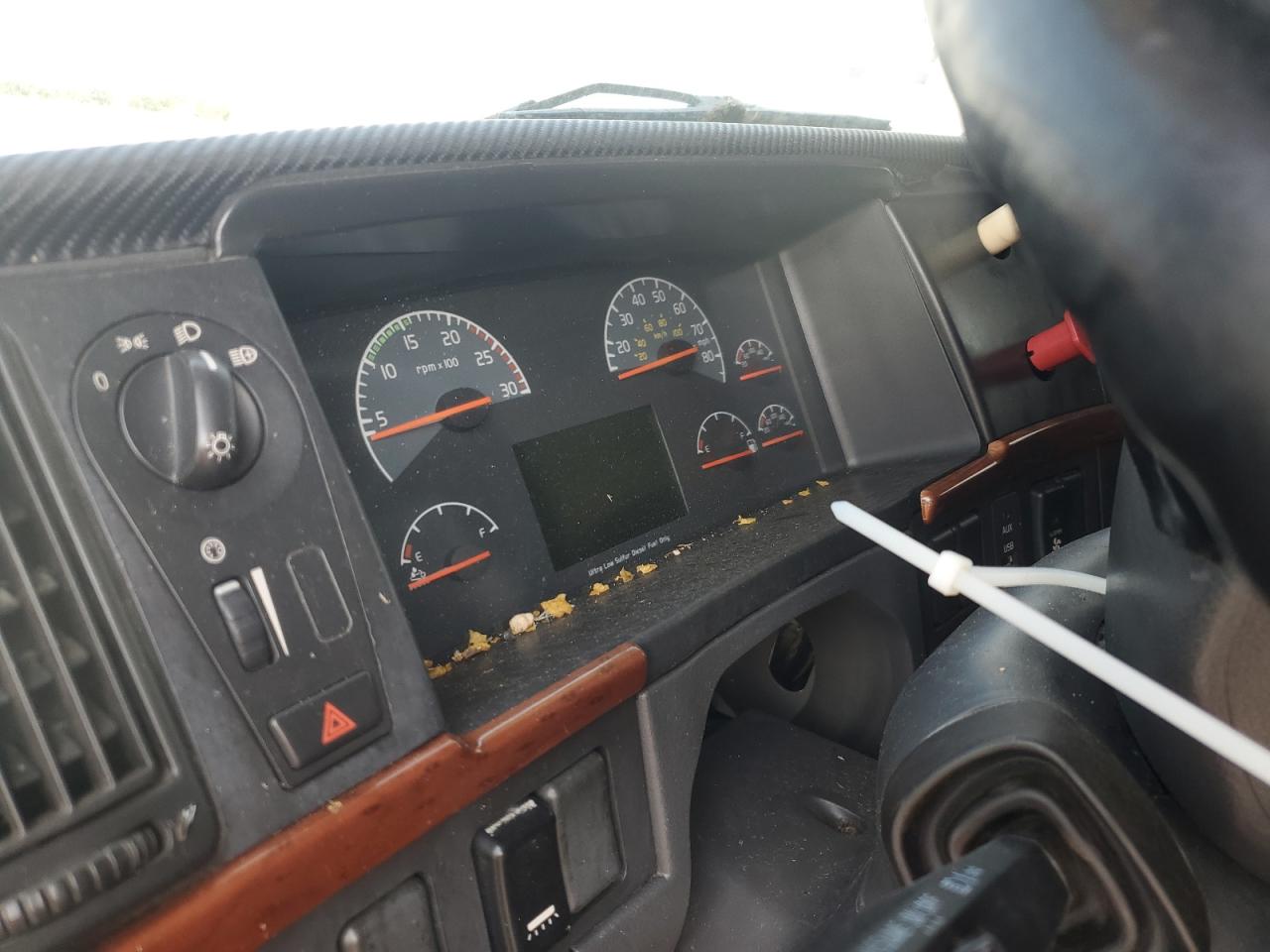 2012 Volvo Vnl Semi Truck VIN: 4V4NC9EG5CN547526 Lot: 70624475