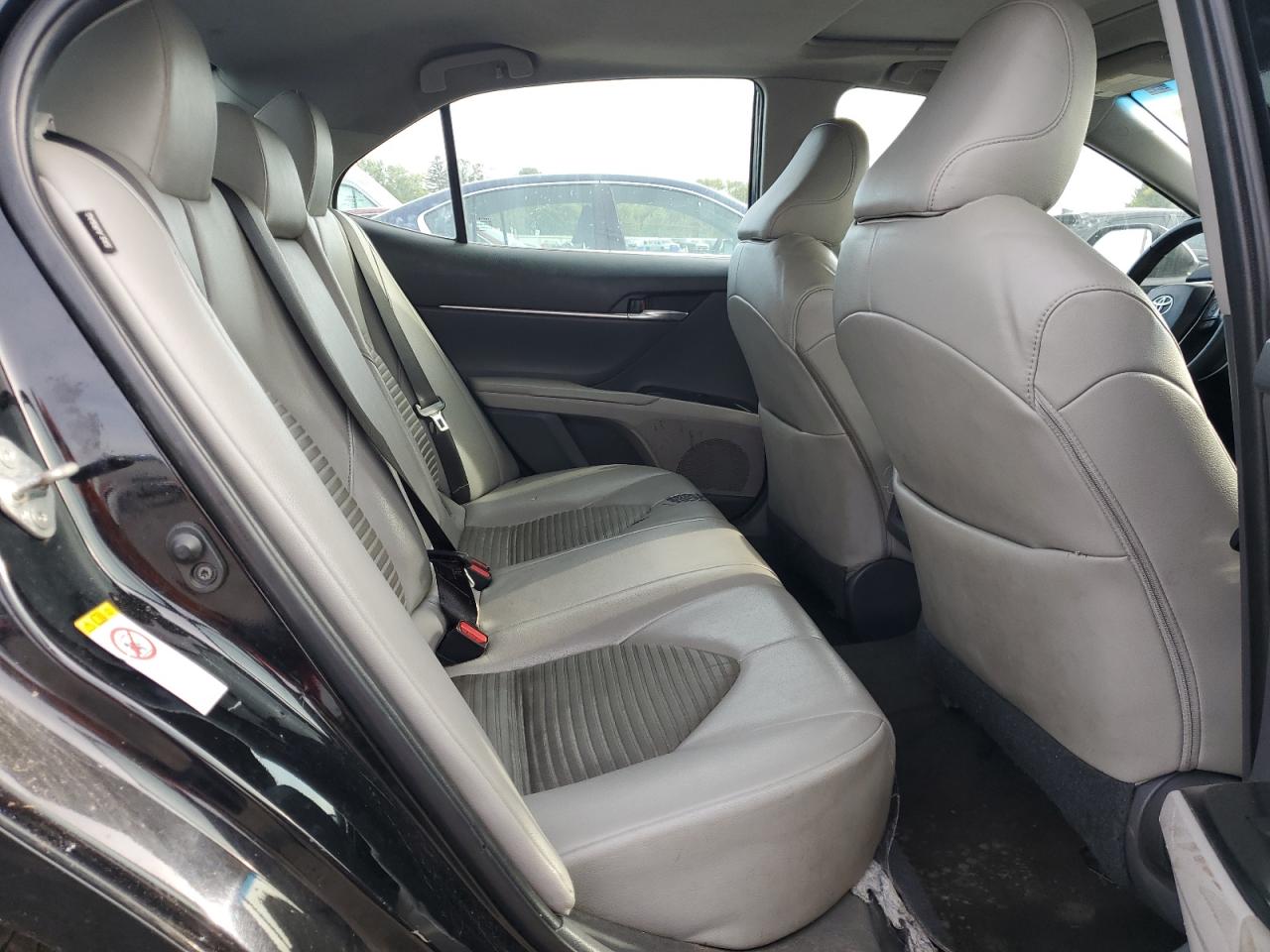 2018 Toyota Camry L VIN: 4T1B11HK4JU029833 Lot: 82176535