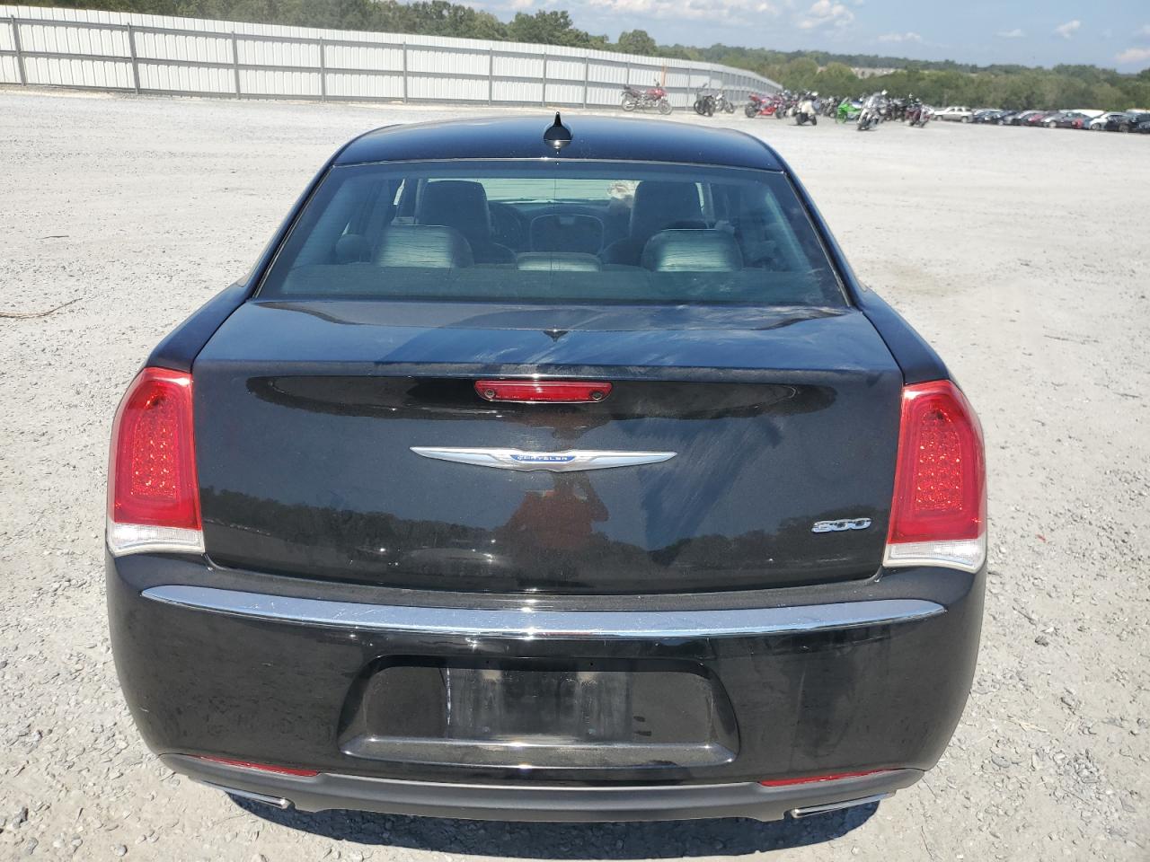 2019 Chrysler 300 Limited VIN: 2C3CCAEG2KH536256 Lot: 81565525