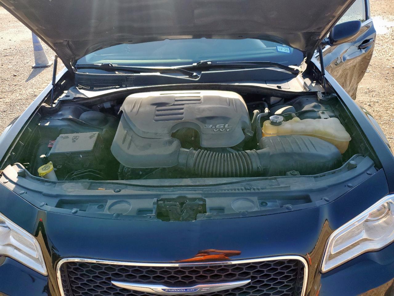 2016 Chrysler 300 Limited VIN: 2C3CCAAG2GH164141 Lot: 69393805