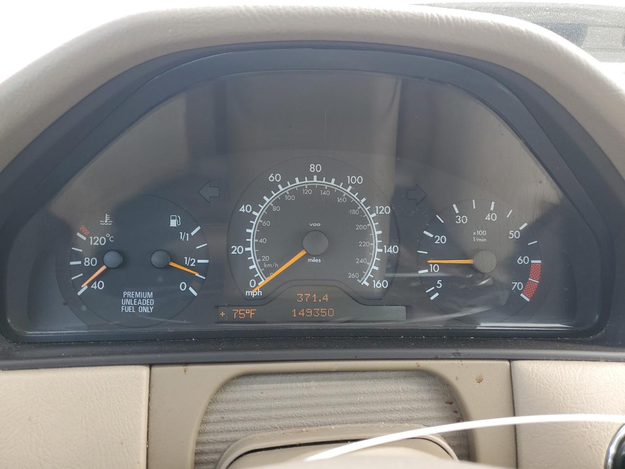 1998 Mercedes-Benz E 320 VIN: WDBJF65F9WA667010 Lot: 84706445