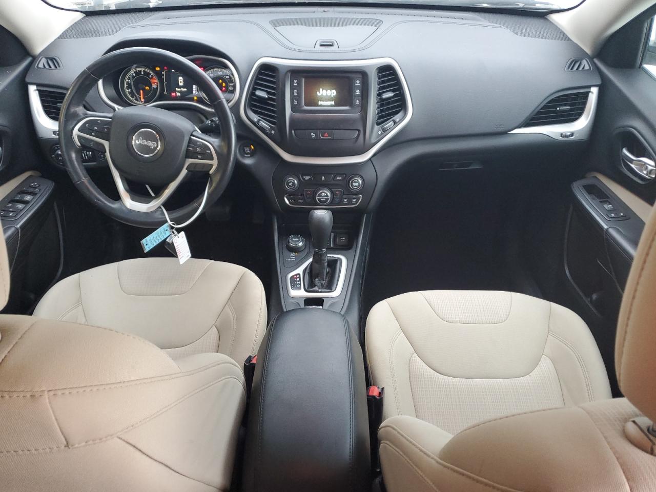 2016 Jeep Cherokee Latitude VIN: 1C4PJMCB8GW241540 Lot: 83821755