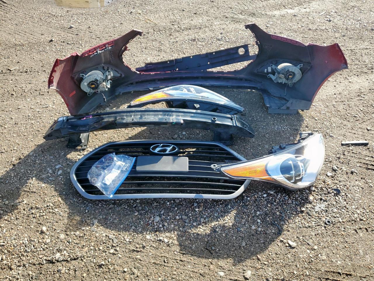 2017 Hyundai Veloster Turbo VIN: KMHTC6AE2HU309583 Lot: 84240195