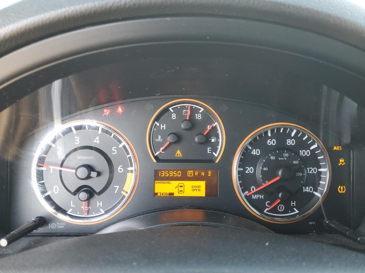 2015 Nissan Armada Sv VIN: 5N1BA0ND6FN621042 Lot: 81103285