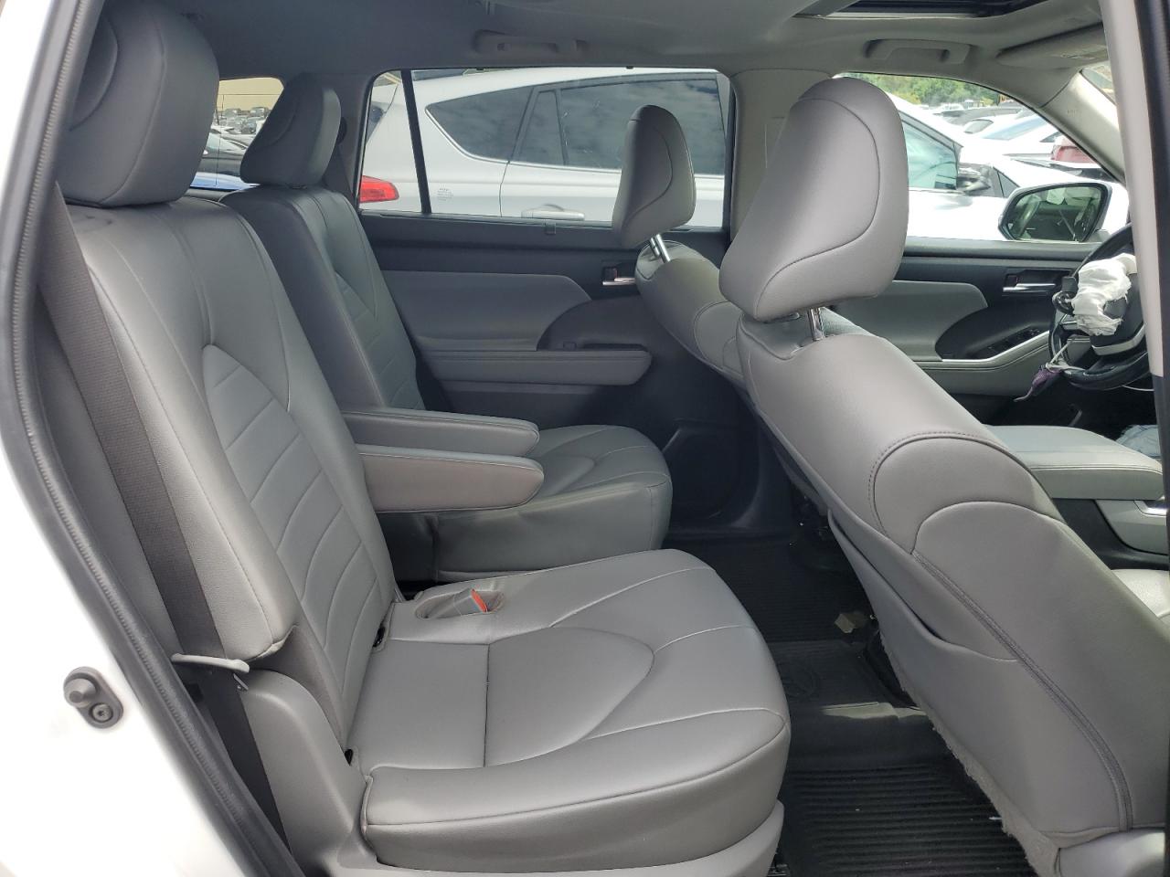 2022 Toyota Highlander Xle VIN: 5TDHZRBH9NS235839 Lot: 80360895