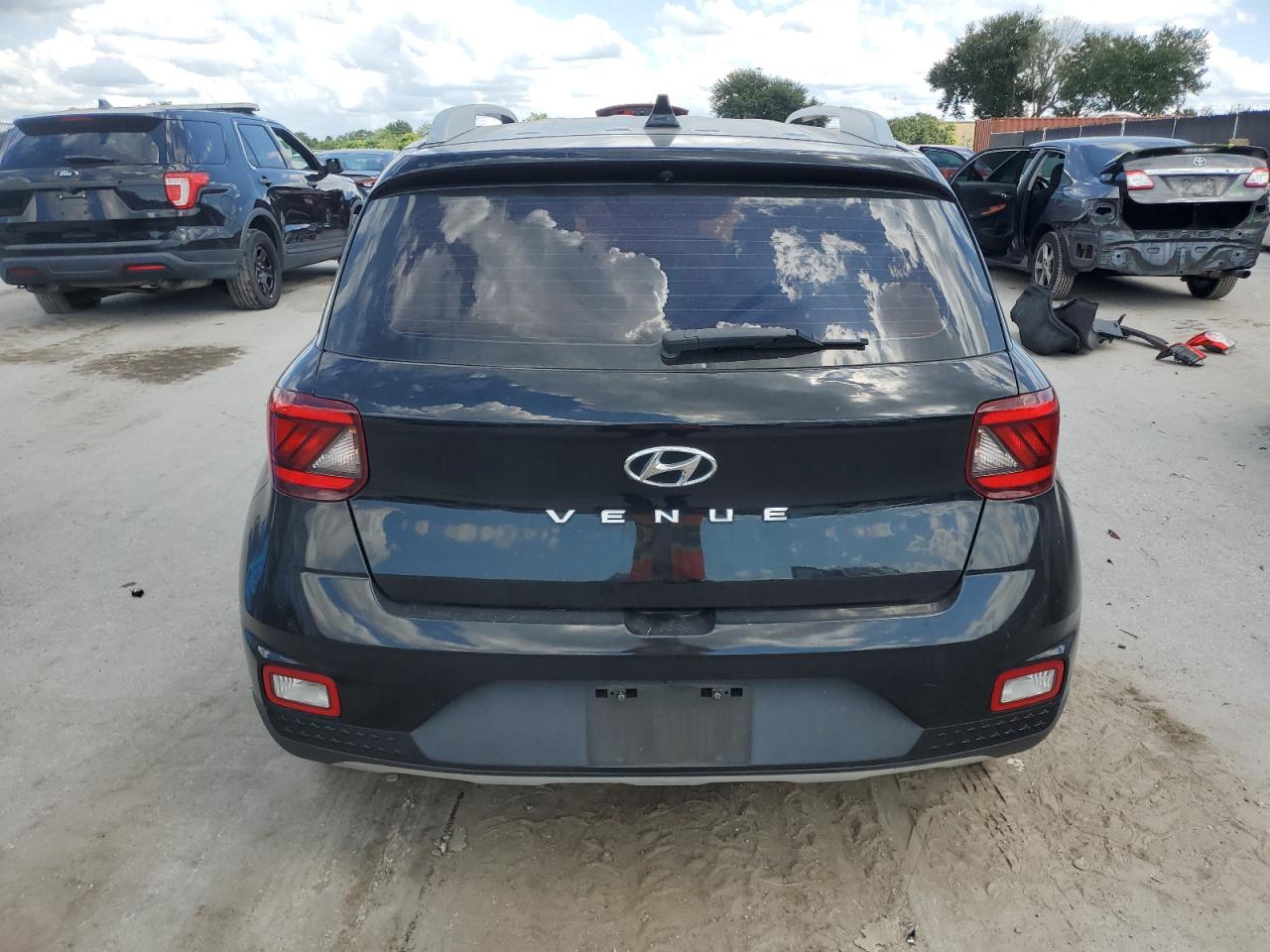 2020 Hyundai Venue Sel VIN: KMHRC8A3XLU020321 Lot: 80723405