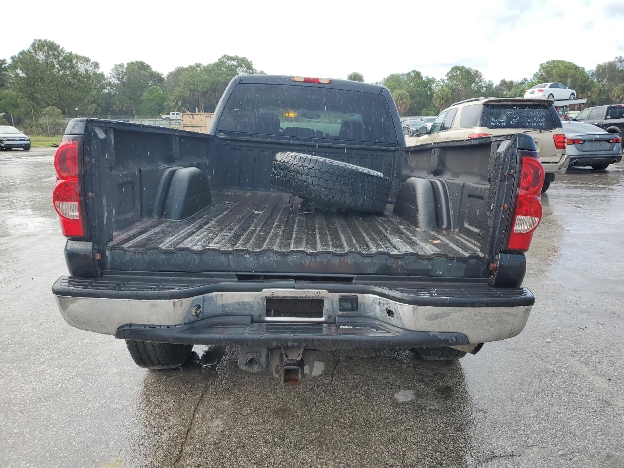 2005 Chevrolet Silverado C2500 Heavy Duty VIN: 1GCHC23G95F873586 Lot: 83940345