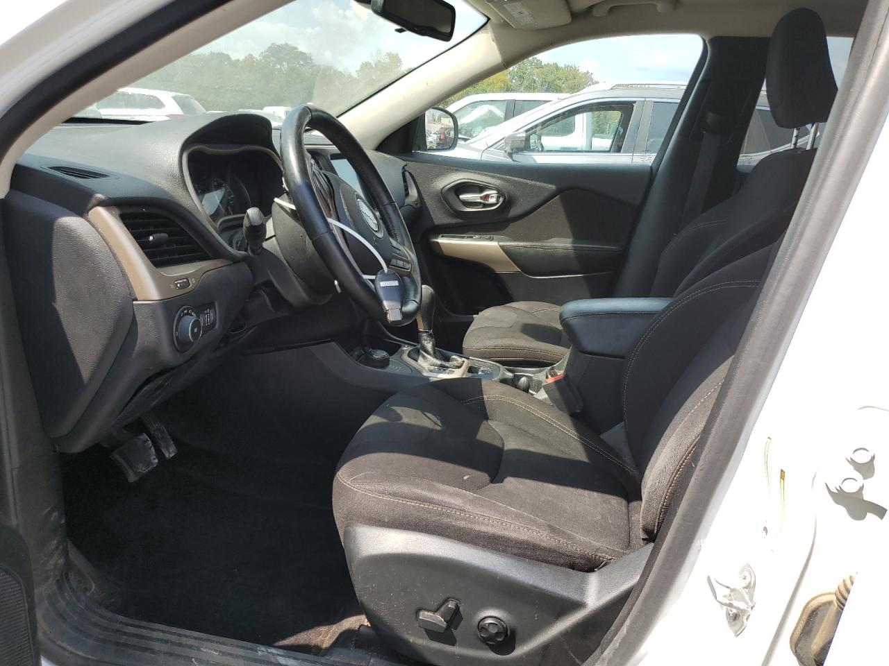 2017 Jeep Cherokee Latitude VIN: 1C4PJMCBXHW658529 Lot: 80403905