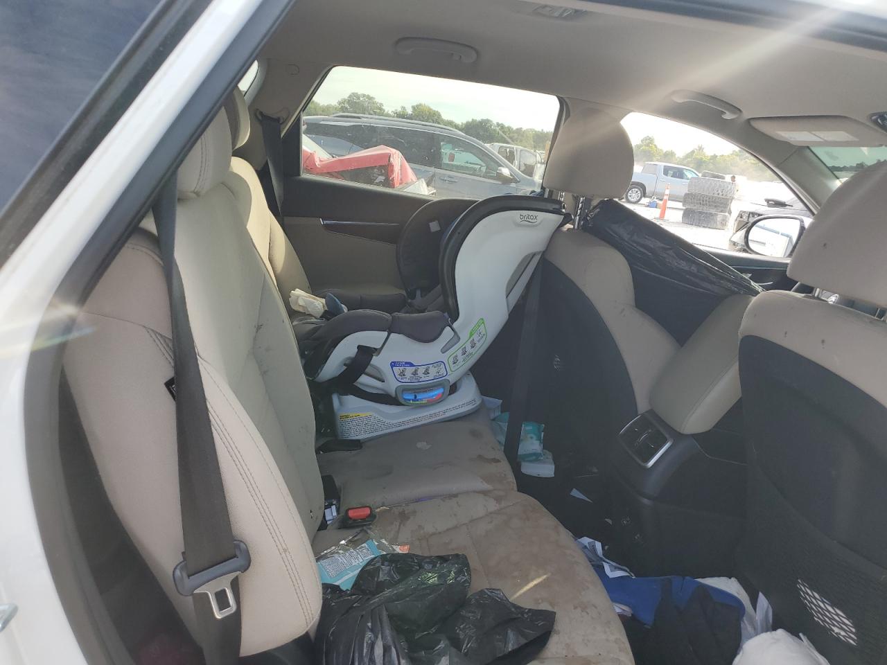 2019 Kia Sorento Lx VIN: 5XYPG4A50KG490836 Lot: 71628995