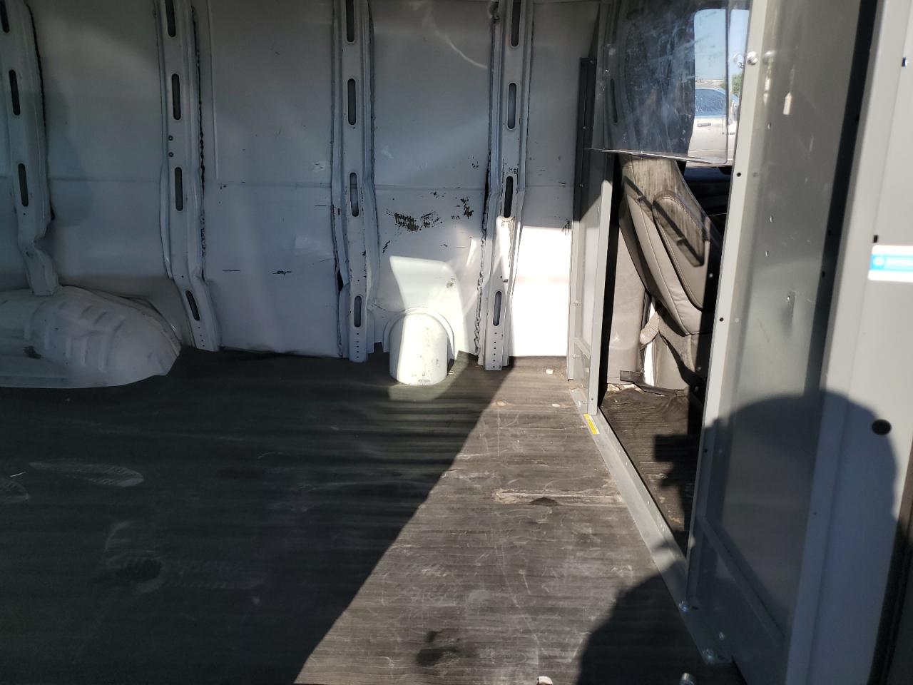 2015 Chevrolet Express G2500 VIN: 1GCWGFCG9F1280313 Lot: 81276285