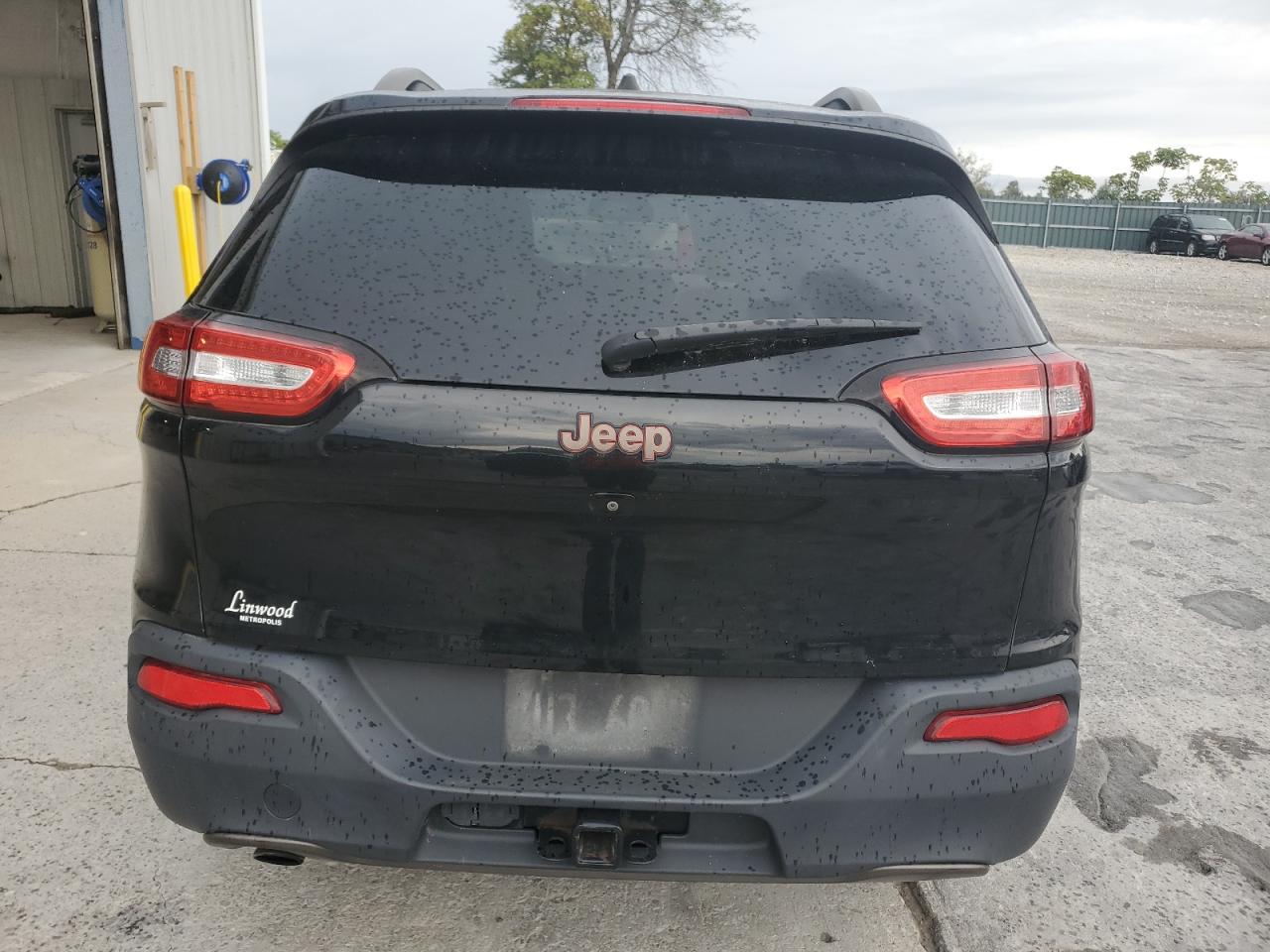 2017 Jeep Cherokee Latitude VIN: 1C4PJLCB2HW579012 Lot: 80733455