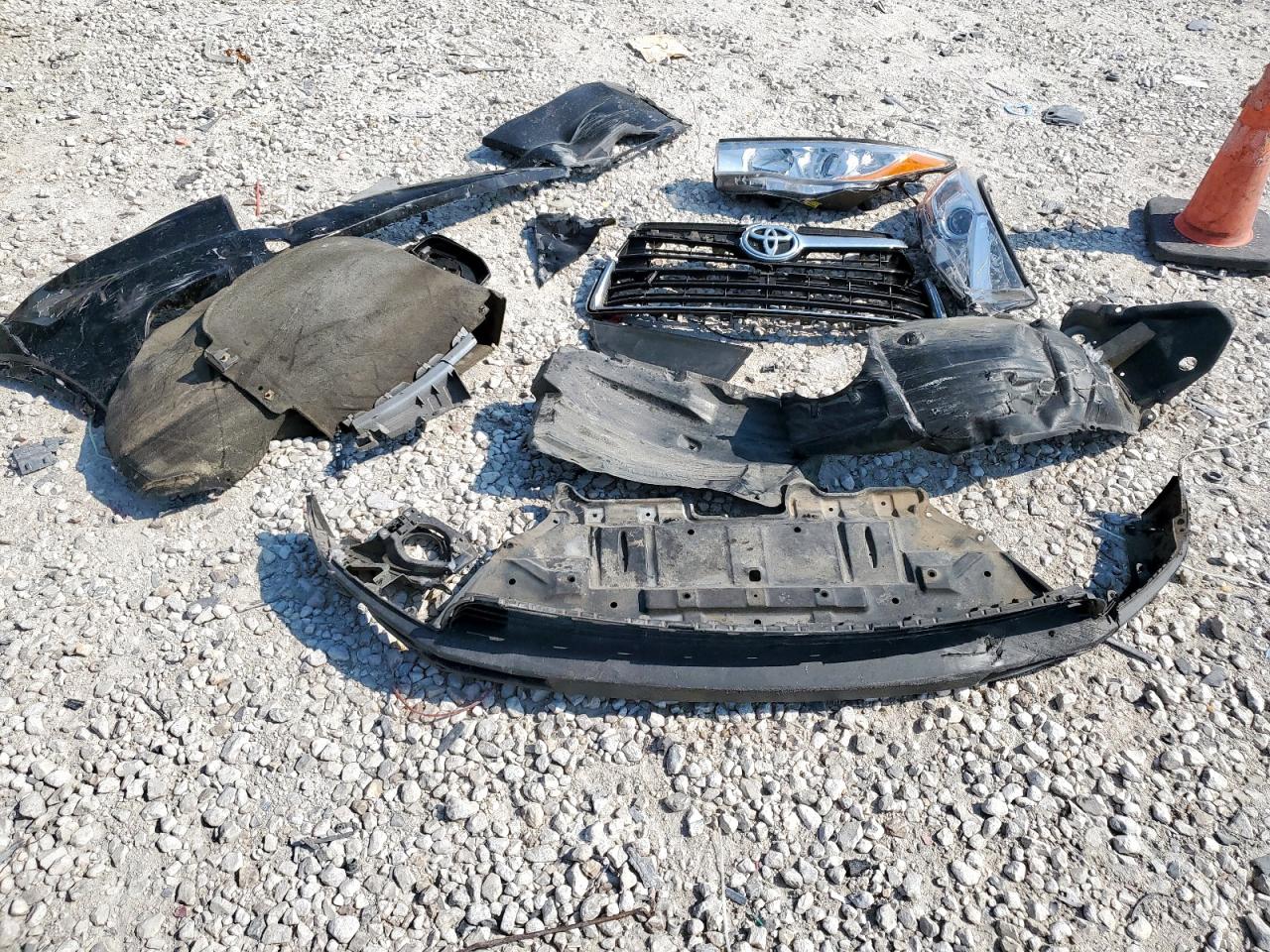 2014 Toyota Highlander Xle VIN: 5TDKKRFH2ES010764 Lot: 81249435