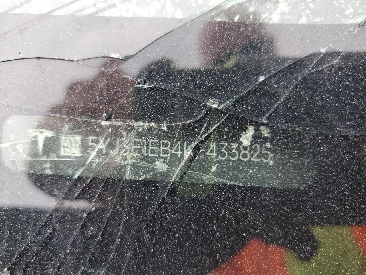 2019 Tesla Model 3 VIN: 5YJ3E1EB4KF433825 Lot: 90700625