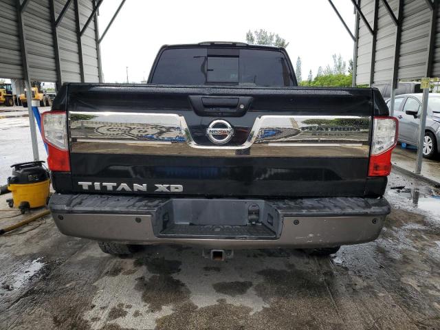 Pickups NISSAN TITAN 2016 Czarny