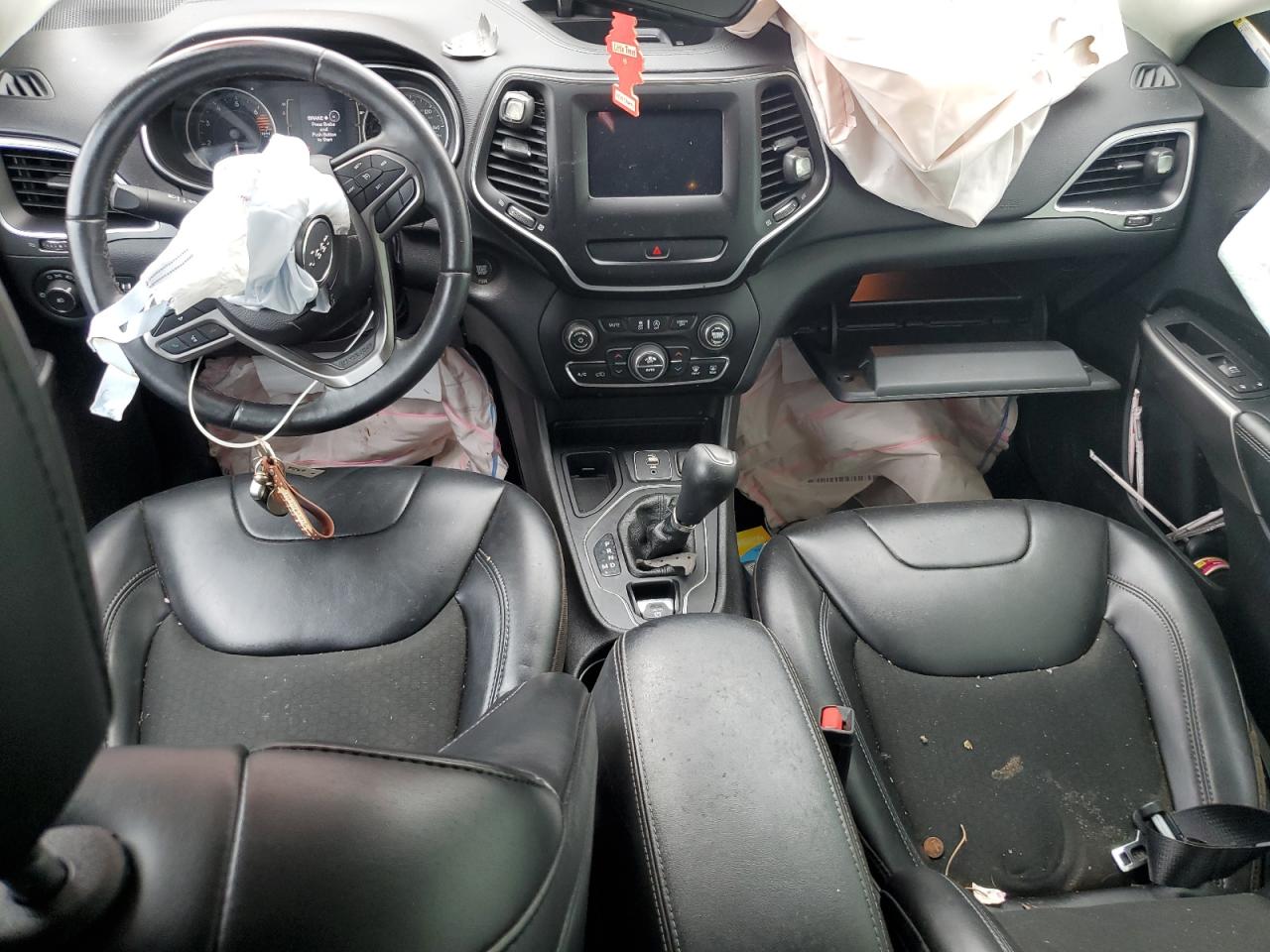 2019 Jeep Cherokee Latitude Plus VIN: 1C4PJLLB8KD176218 Lot: 84153365