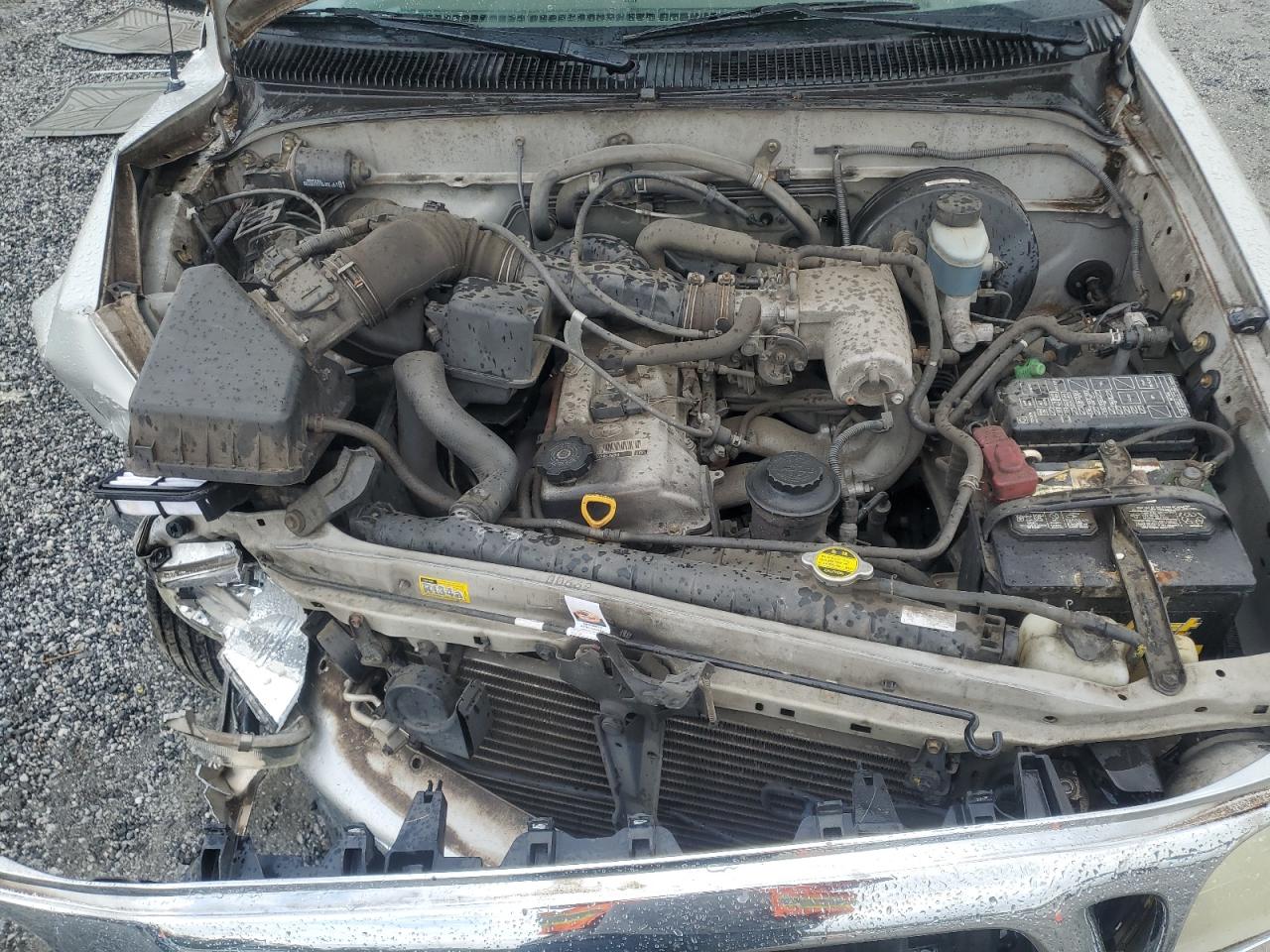 2004 Toyota Tacoma Xtracab VIN: 5TEVL52NX4Z405761 Lot: 81811315