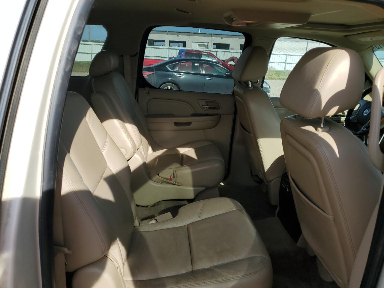 2009 Cadillac Escalade Esv Luxury VIN: 1GYFK26249R218650 Lot: 84209015